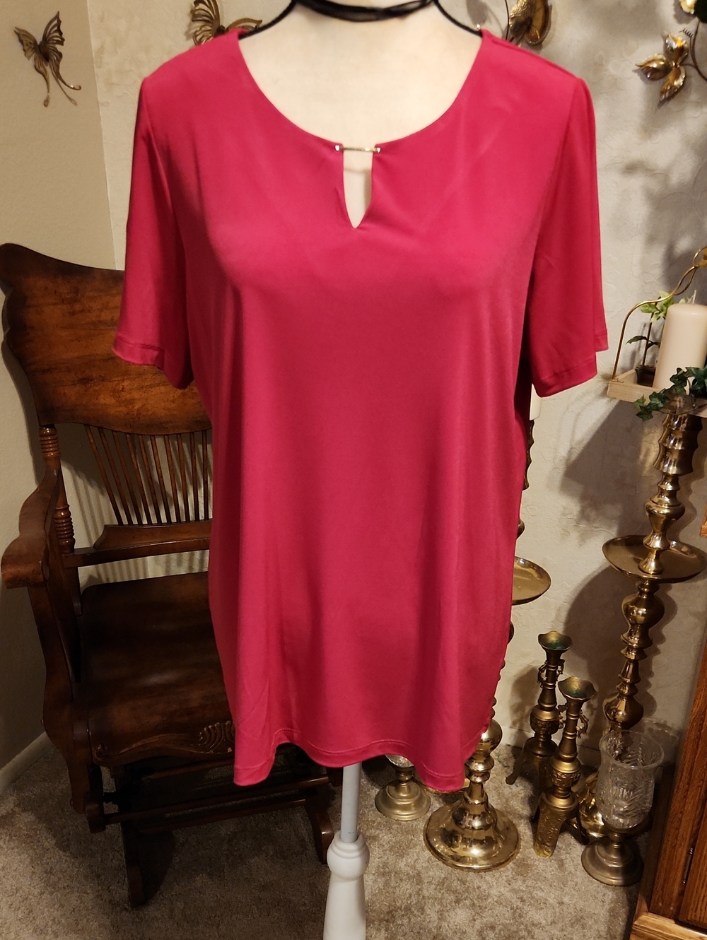 Susan Graver Raspberry Short-Sleeve Keyhole Bar Top